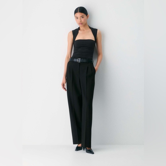 Aritzia Tops - NWT Aritzia Original Contour Flourish Top BLACK